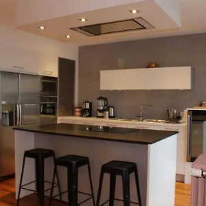 Le Jane : Centre Ville, Garage, Balcon Annecy